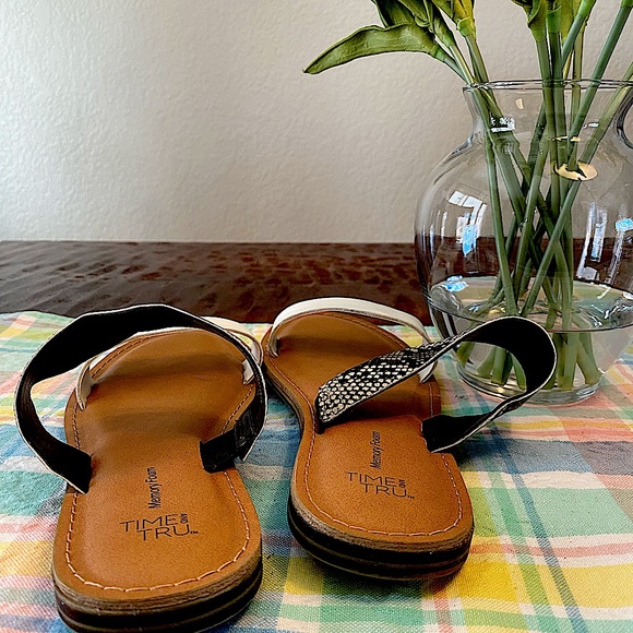 White and Snake Skin faux Sandals - Picture 3 of 4